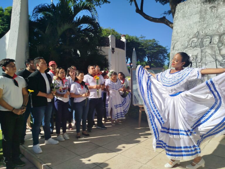 Juventud Sandinista rinde homenaje al Comandante Fidel Castro