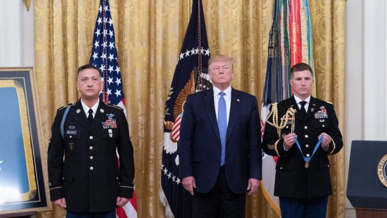 Personas trans podrían ser despedidas del Ejército de EE.UU.