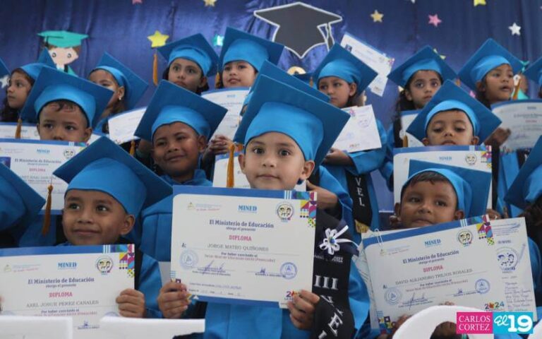 Realizan promoción de niños y niñas de educación inicial