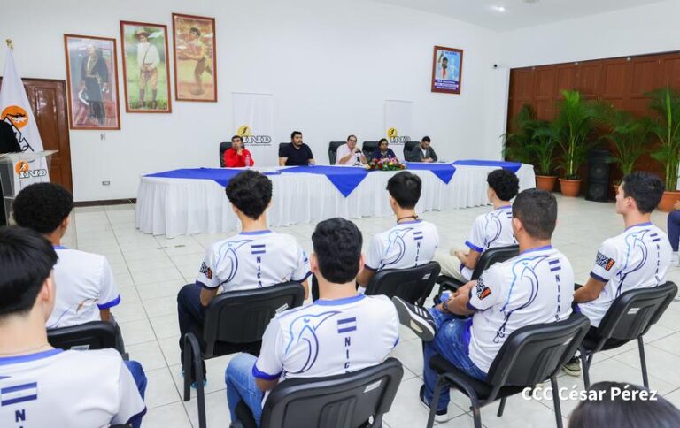 Voleibol: Abanderan a Selección Nacional para Campeonato Centroamericano