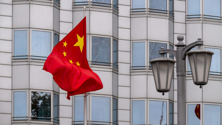 China sanciona a Empresas de Defensa de EE.UU. por ventas de armas a Taiwán