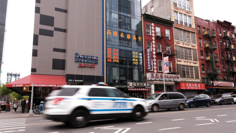 China rechaza acusaciones de participación en Comisarías de Policías en EEUU