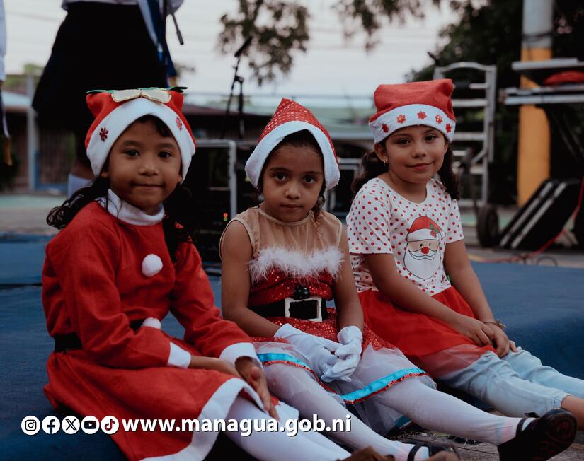 Familias disfrutan de Concierto Navideño