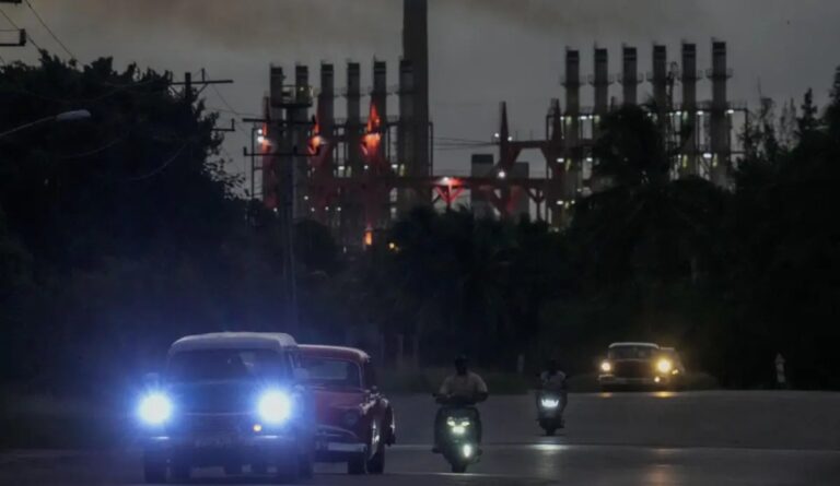 Cuba restablece la energía eléctrica