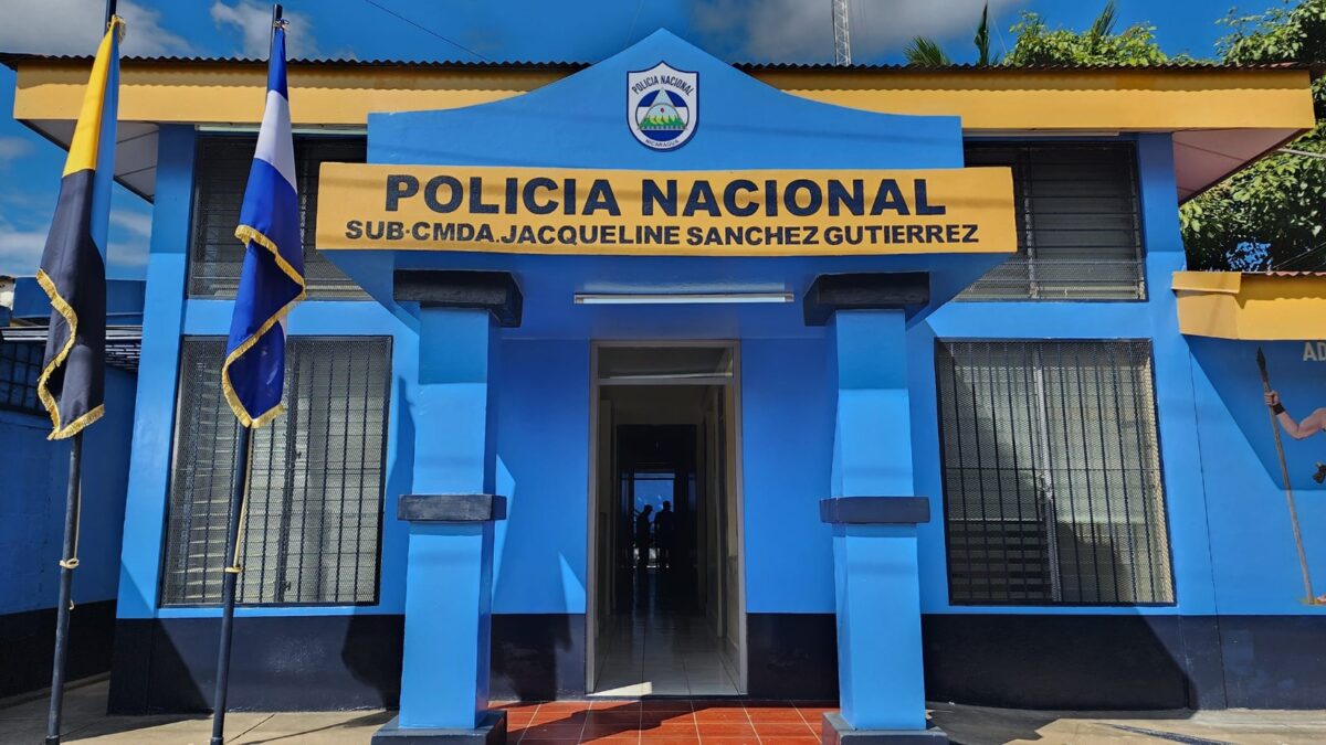 Moderna Delegación Policial es reinaugurada.