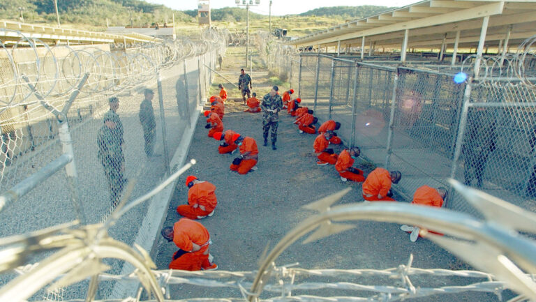 Dos presos de Guantánamo serán repatriados a Malasia