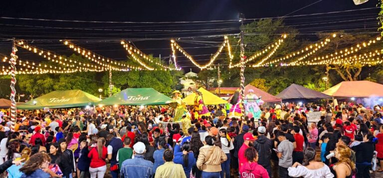 Inauguran las Noches de Compras Navideñas en Estelí