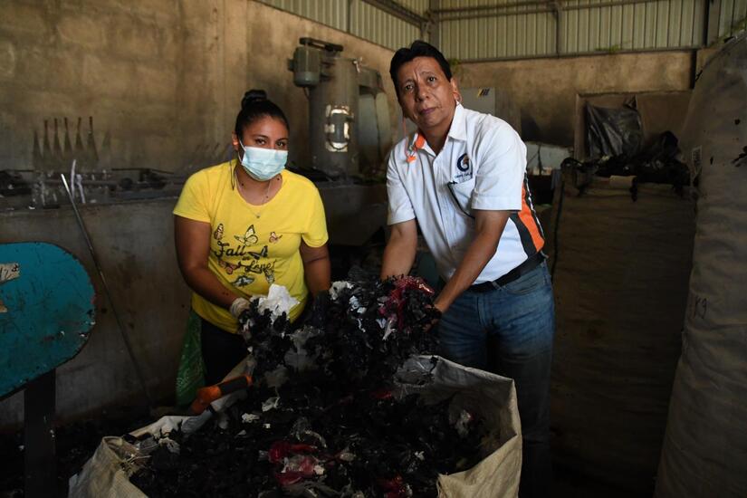 Gobierno de Nicaragua visita Empresa Grupo Industrial de Calzado y Plástico