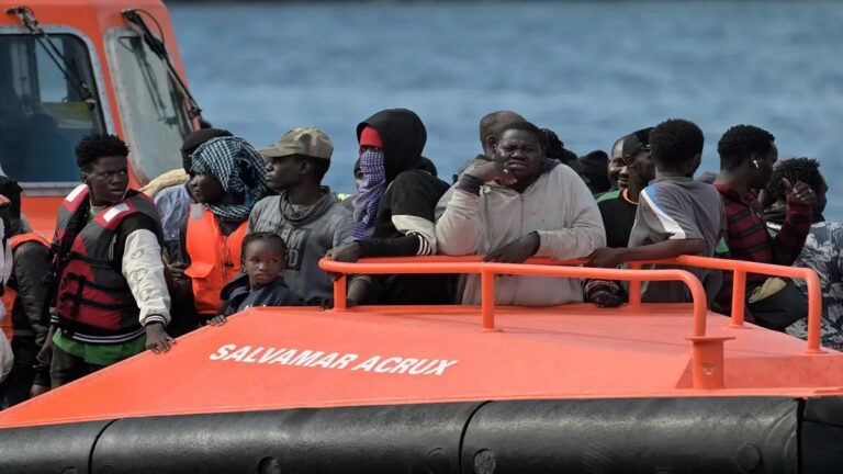 Hundimiento de un barco en Congo deja 25 muertos