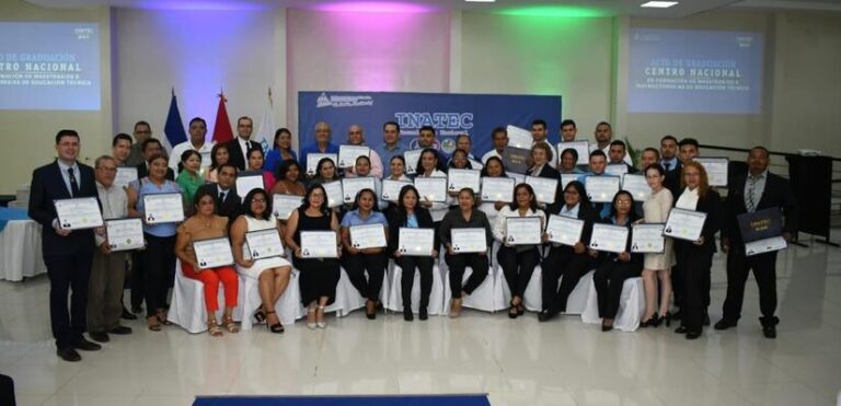 Se gradúan más de 500 maestros especialistas en educación técnica