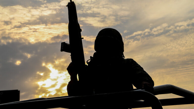 Encuentran bolsas con restos humanos en México