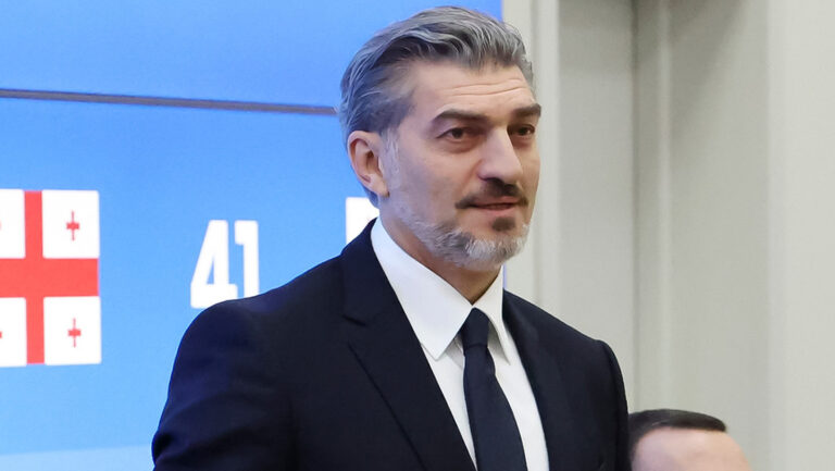El exfutbolista Mijaíl Kavelashvili asumirá la presidencia de Georgia