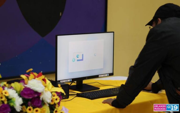 Minsa fortalece programa de inmunizaciones con nuevos equipos tecnológicos