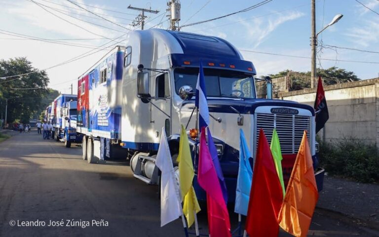 Trasladan cinco Clínicas Móviles a varios departamentos