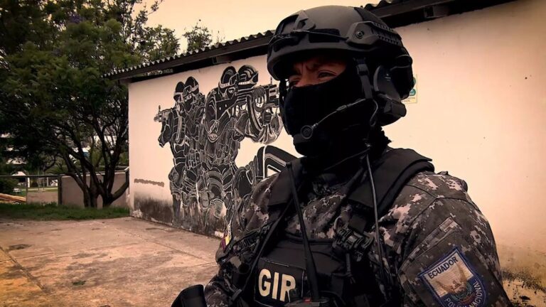 Ecuador extiende 30 días el estado de excepción