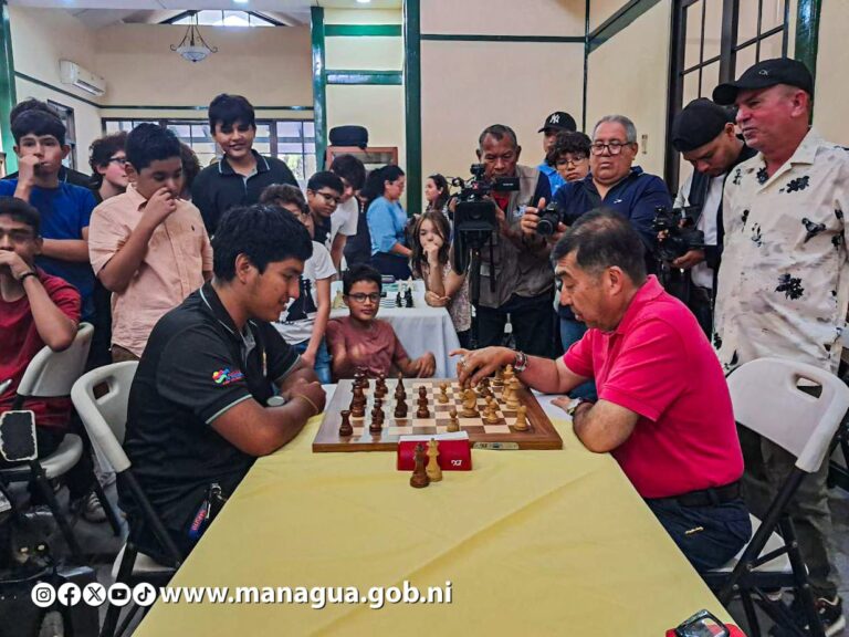 Inician clases de ajedrez en el Polideportivo Alexis Argüello