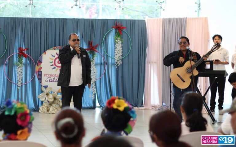 Artistas con discapacidad demuestran su talento