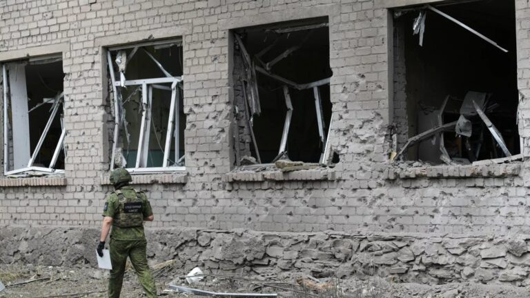 Ataque ucraniano deja dos muertos y 23 heridos en Jersón