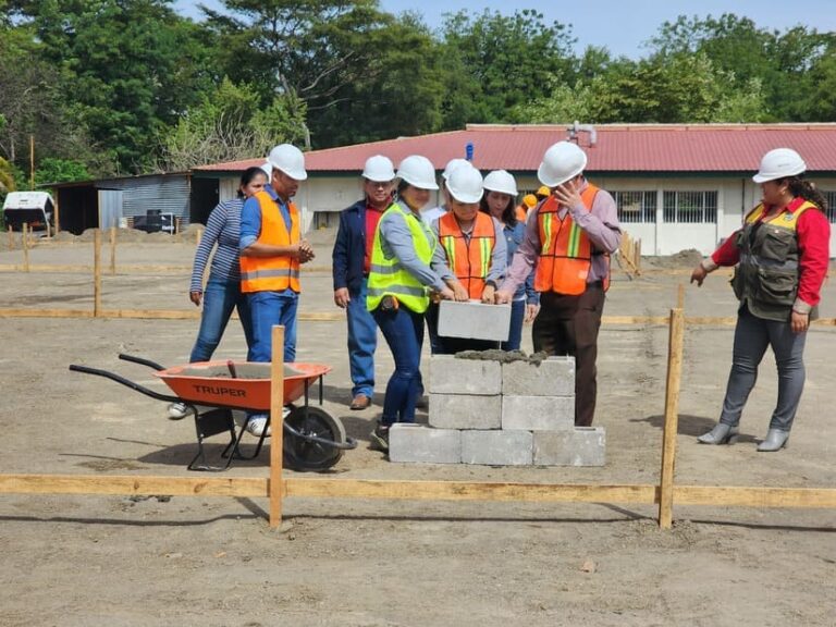 Construyen Centro de Biotecnología Vegetal en la UNA