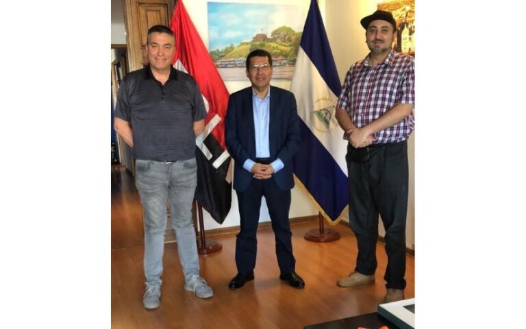 Embajada de Nicaragua en Chile recibe visita de destacados dirigentes comunitarios