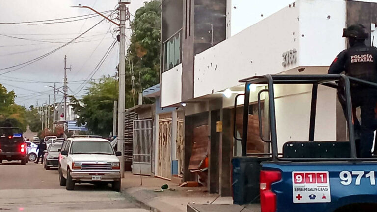 Grupo armado ataca casa de youtuber mexicano