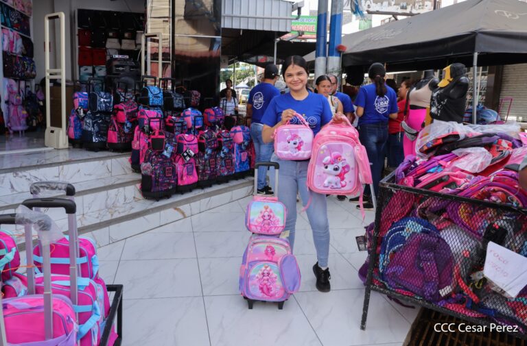 Mercado Oriental: La Mejor Opción para Adquirir Útiles Escolares