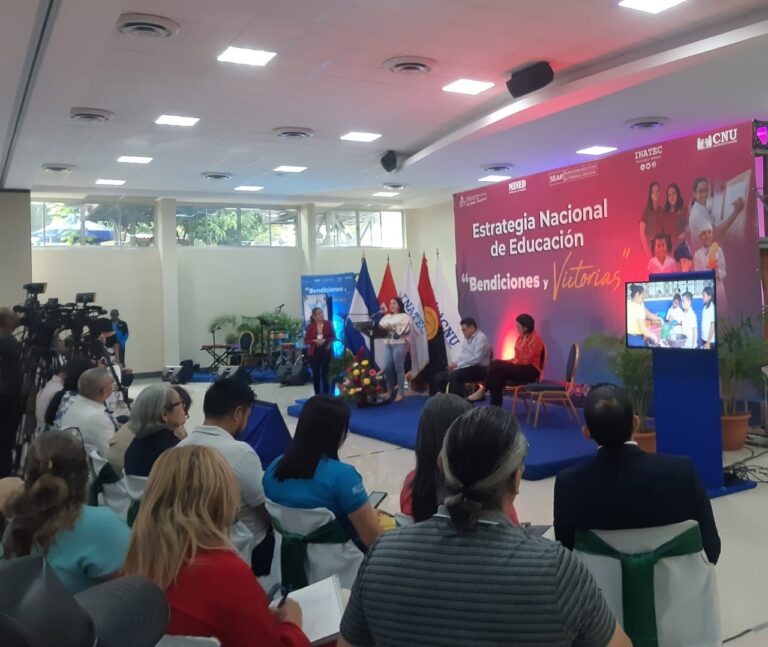 Nicaragua celebra 18 años de educación gratuita