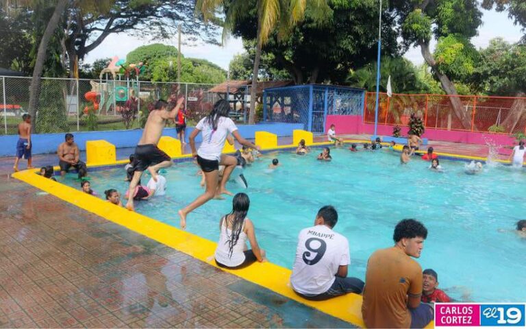 Familias disfrutan el primer día del año en Xilonem