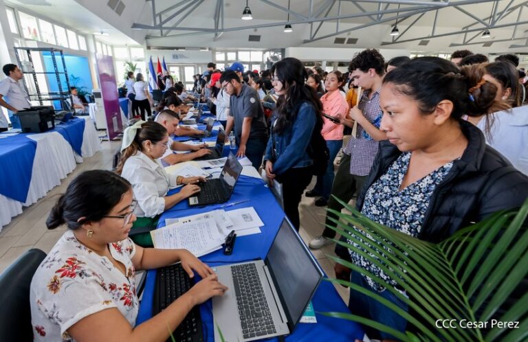 Feria de Becas Universitarias se realiza el 18 de enero
