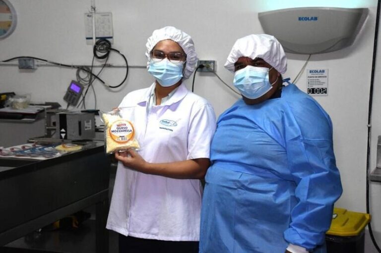 Empresa láctea PRODICSA recibe visita del Marena