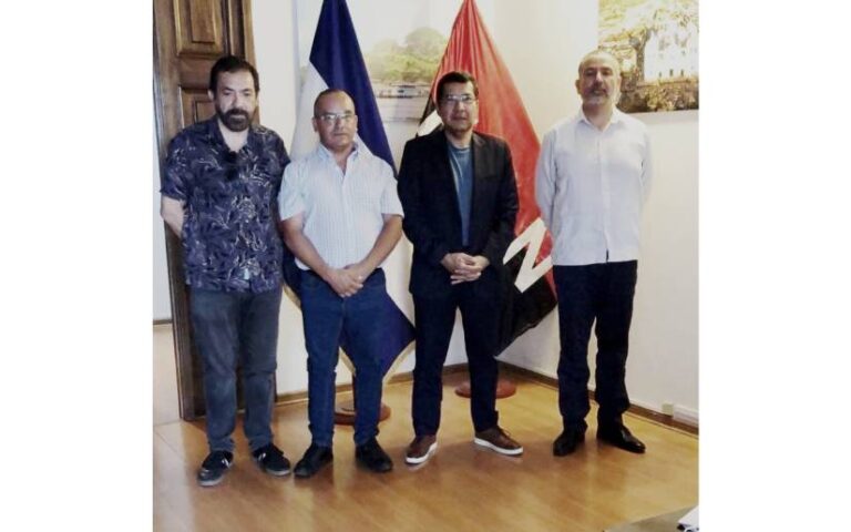Comisión Política del Partido del Trabajo de Chile visitan la Embajada de Nicaragua