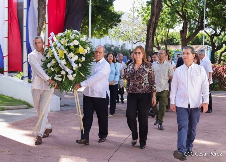 Delegación de Cuba  rinde homenaje a los Héroes y Mártires de Nicaragua