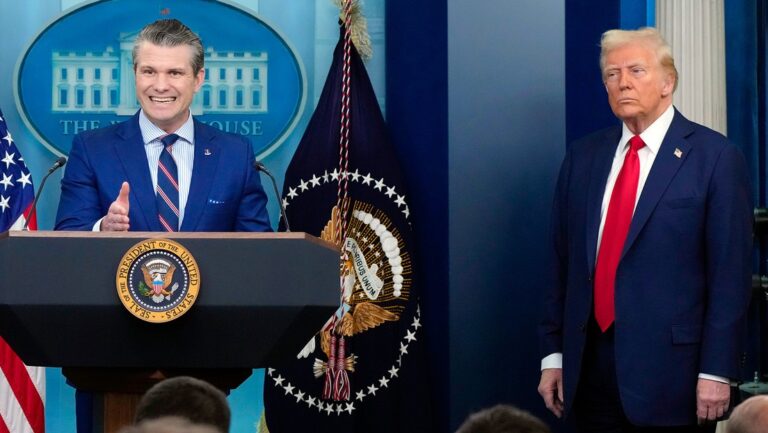 EE.UU. prohíbe que las personas trans se unan al Ejército