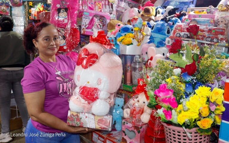El Día del Amor y la Amistad ya se siente en los mercados