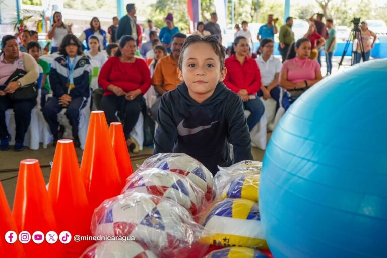 Escuelas de Educación Especial recibieron materiales deportivos