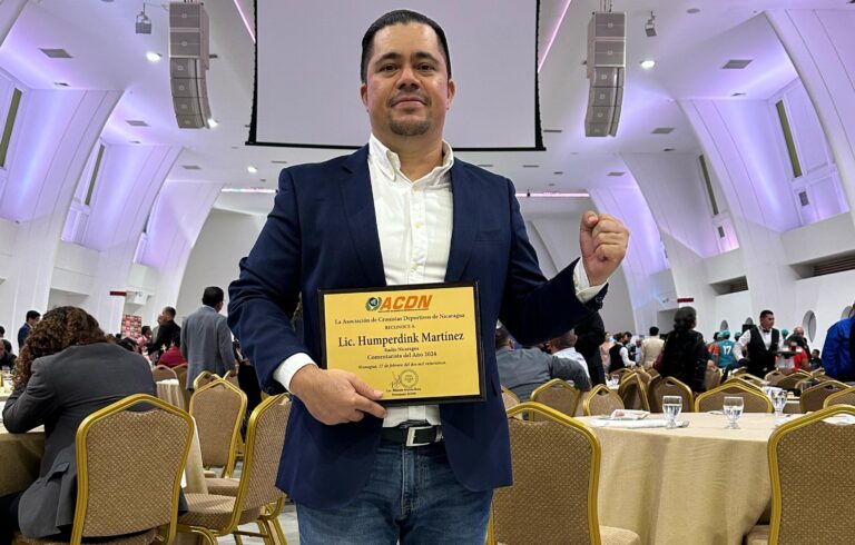 Comentarista de Radio Nicaragua gana premio que otorga la ACDN
