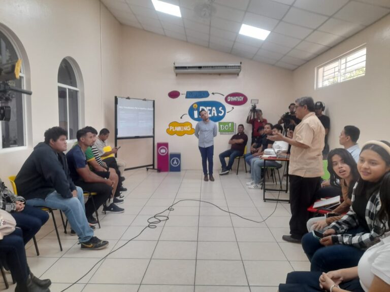 INATEC impulsa Programa Club de Conversaciones en inglés