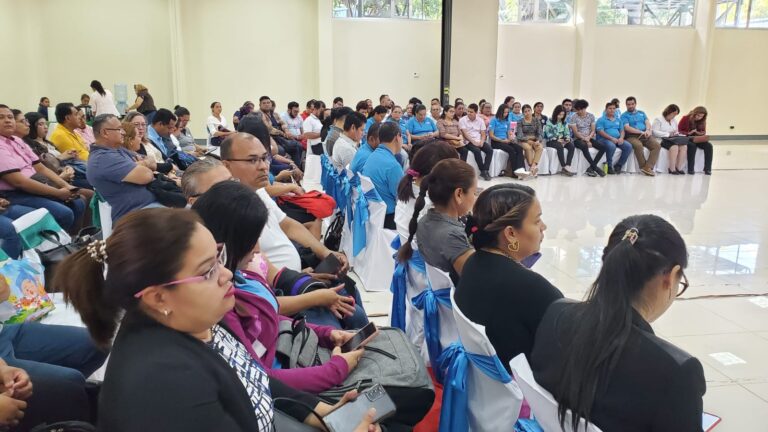 Lanzan Sistema Nacional de Desarrollo Profesional de Maestros