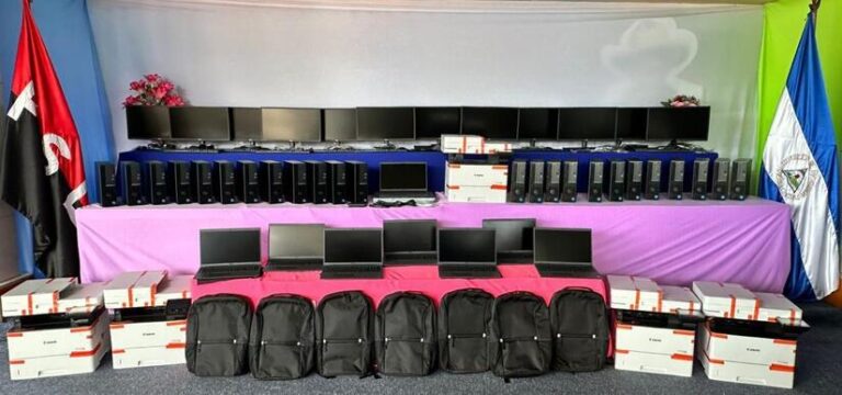 Modernización del Sistema de Salud: Minsa distribuye equipos de cómputo y transmisión de datos