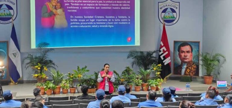 MINT presenta cartilla “Retos en la Familia”