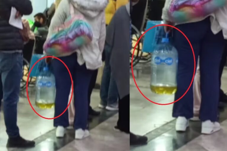 Mujer utiliza garrafón para llevar las muestras de orina