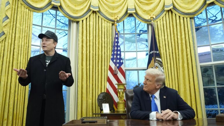 Musk avizora escenario económico grave en EEUU