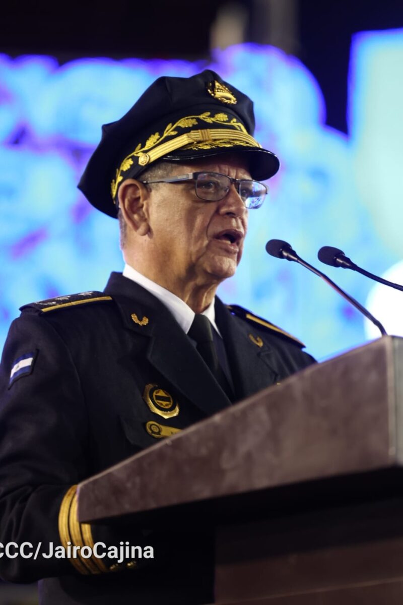 Primer Comisionado Díaz se compromete a garantizar la paz