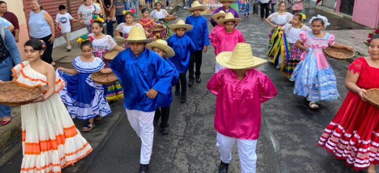 Realizan Colorido Carnaval en Jinotepe