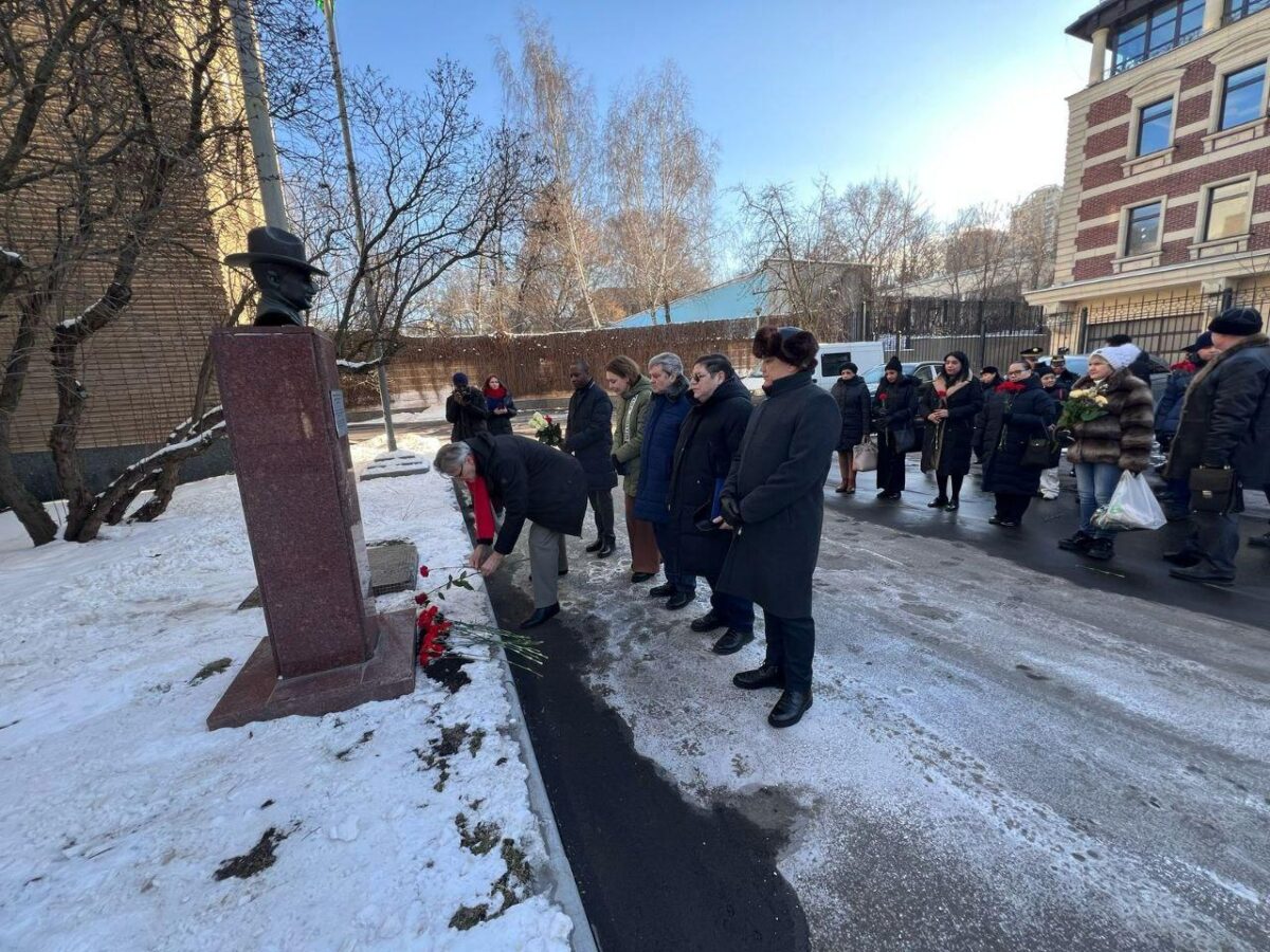 Sandino ¡Siempre Más Allá!