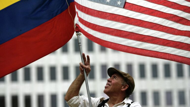 Llegan más deportados de EEUU a Colombia