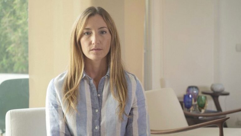 Exesposa del presidente de Ecuador lo denuncia por persecución