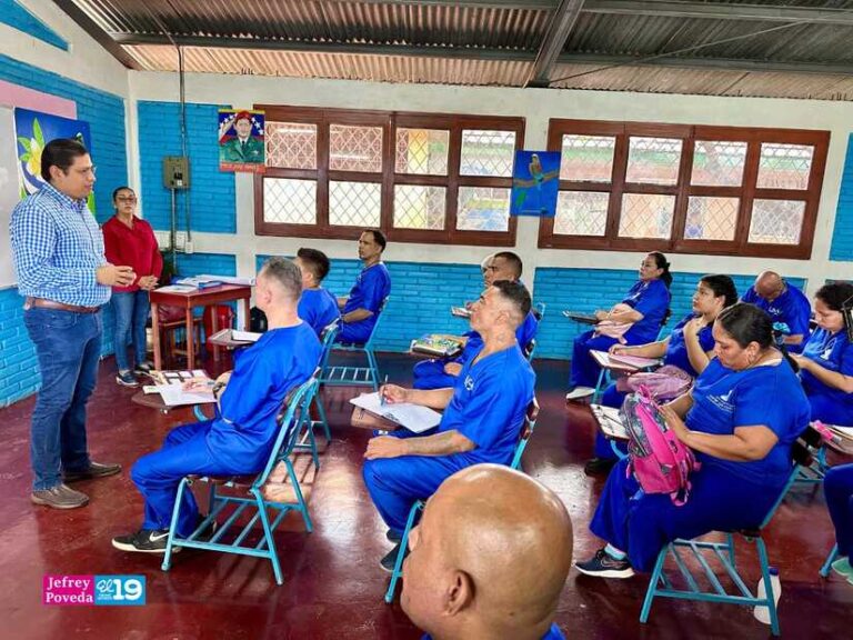 Inician clases universitarias en el Sistema Penitenciario