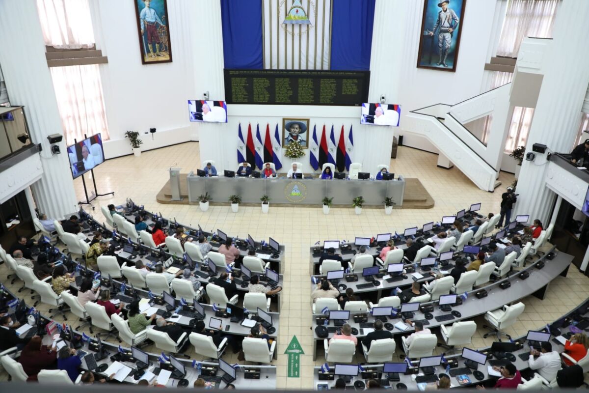 magistrada de la Corte Suprema de Justicia, Juana Méndez, renunció a su cargo, el cual lo aceptaron los diputados de la Asamblea Nacional,