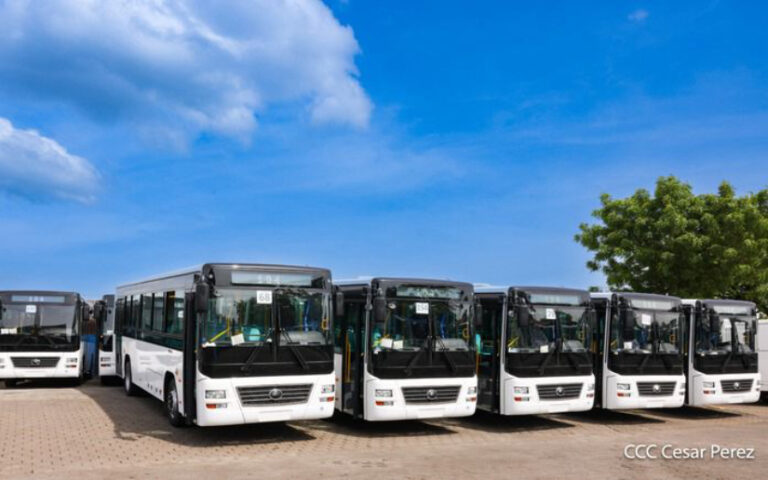 Autoridades aplican medidas por irregularidades en unidad de transporte de pasajeros en Bluefields